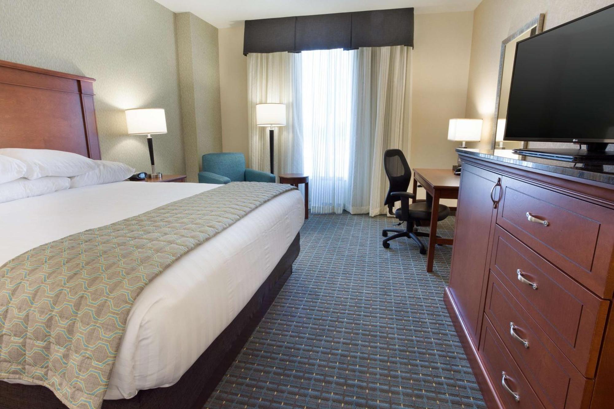 Drury Inn & Suites Burlington Exterior photo