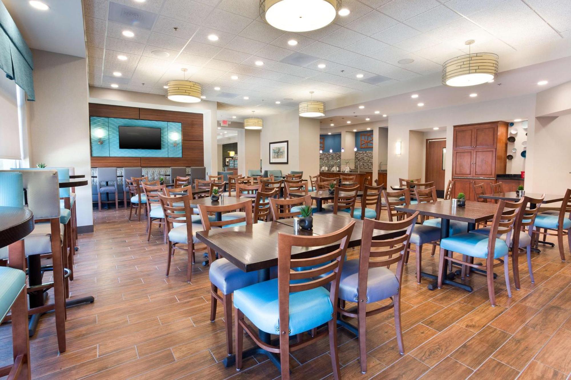 Drury Inn & Suites Burlington Exterior photo