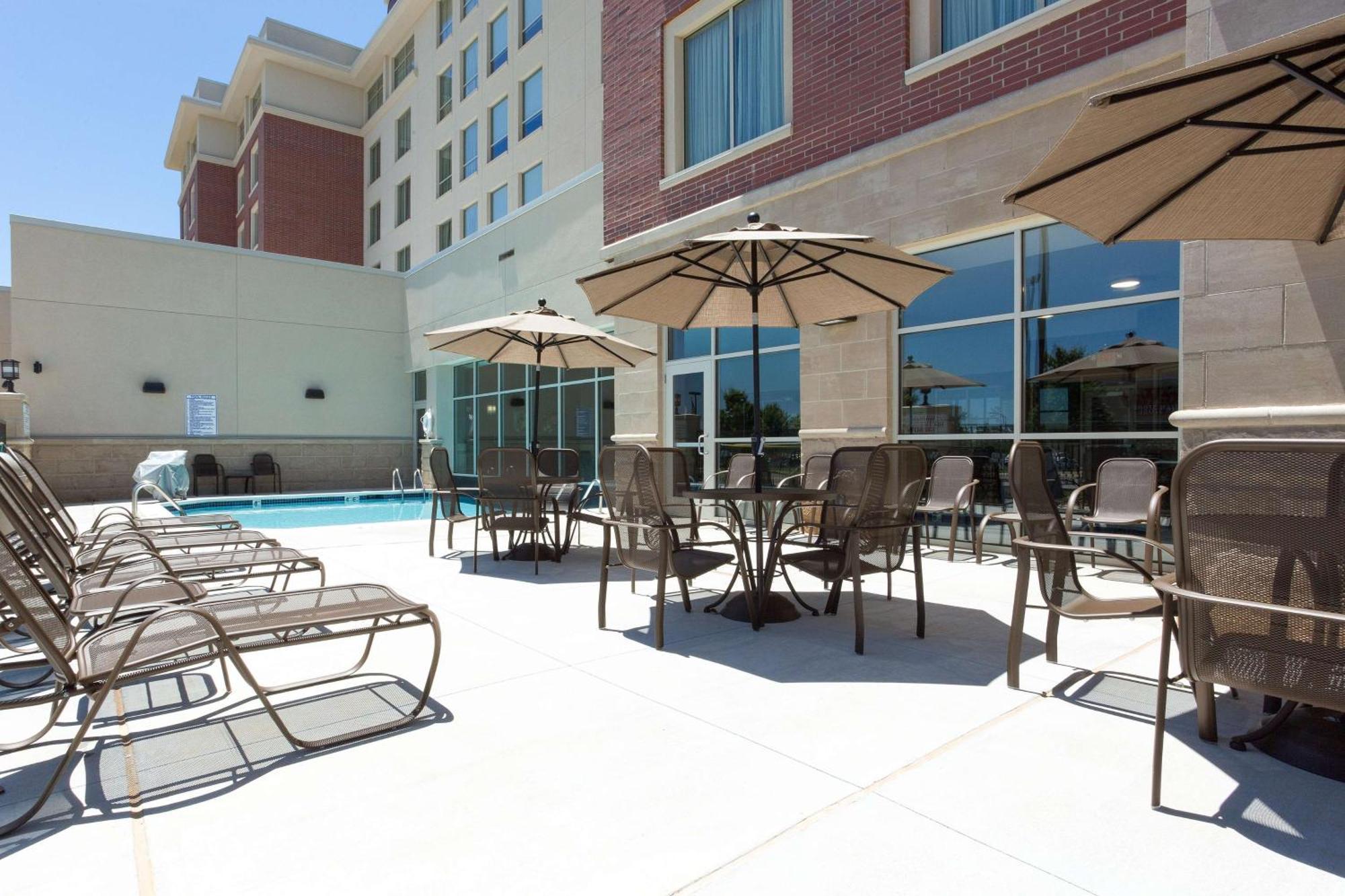 Drury Inn & Suites Burlington Exterior photo